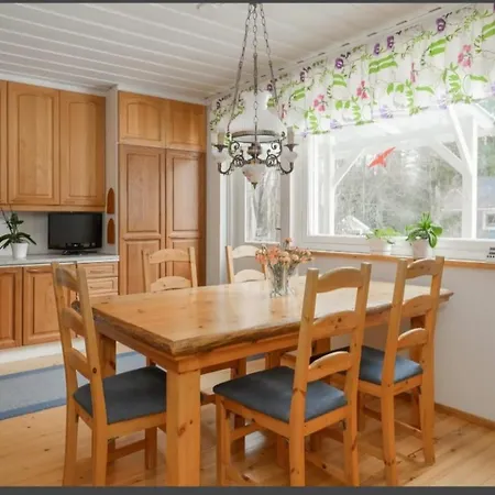 Revontulet Zh River & Retreat, Tatil Evi *